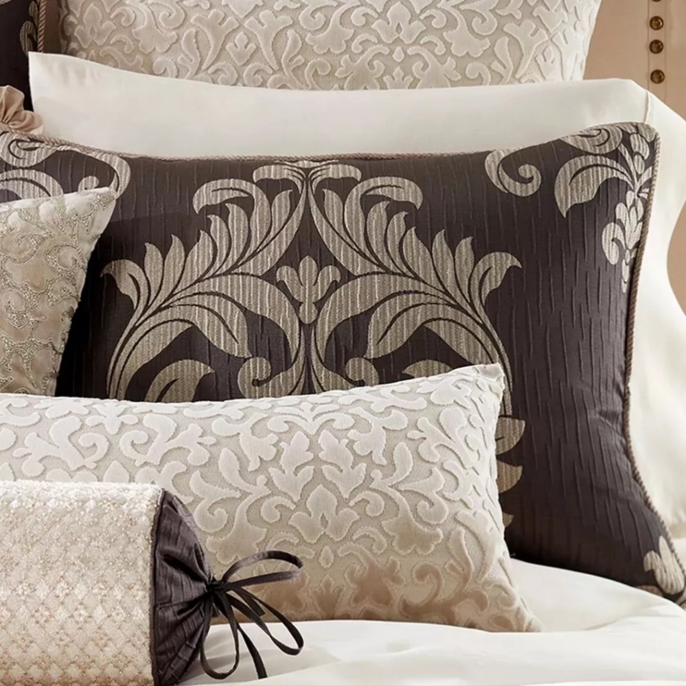 Hotel collection king size shams(2) Flourish, brown taupe nwot